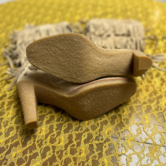 Michael Kors Boots Suede Fringe Sz 7.5M Tan High Heel Almond Toe - Picture 4 of 8